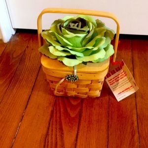 Fun basket purse NWT